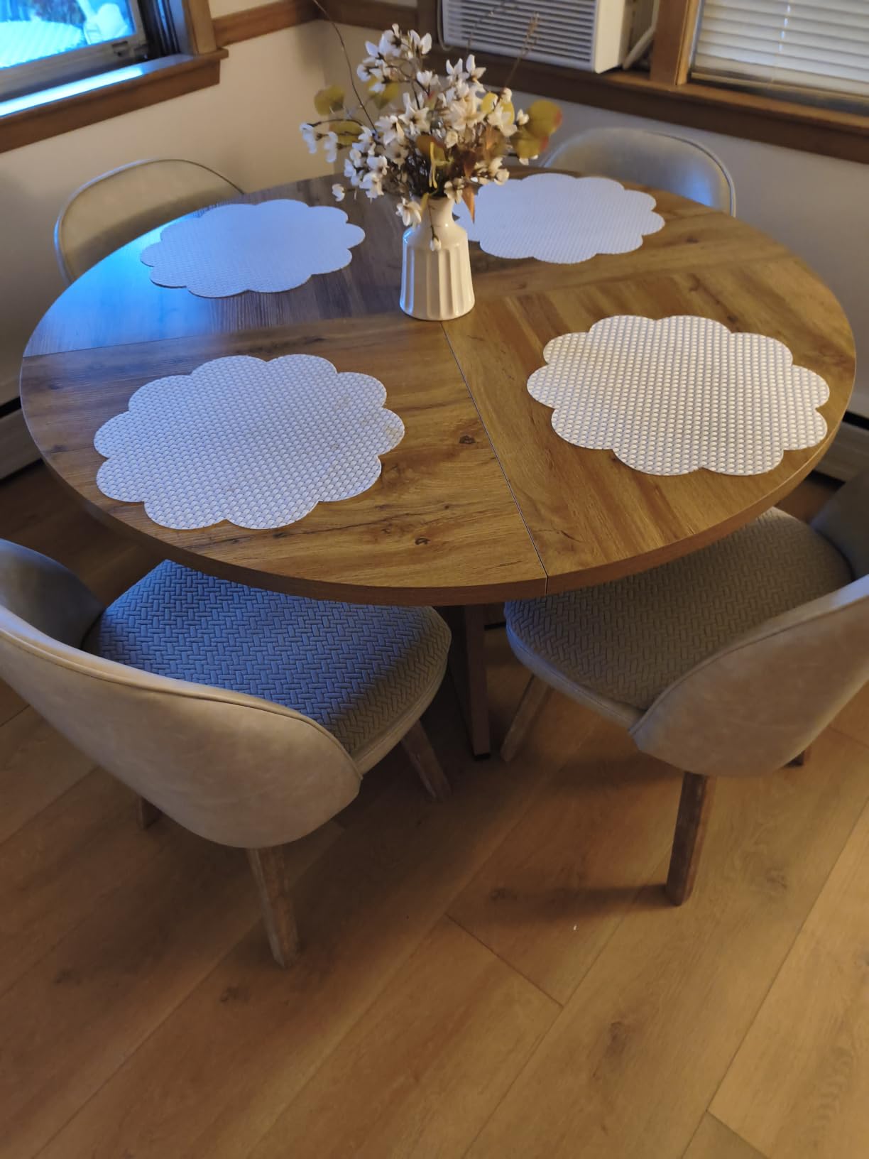 LITTLE TREE Round Dining Table for 4-6 People, 47 Inches Dining Room Table with Wooden Pedestal Base, Brown Dinner Tables, Circle Kitchen Tables for Dining Room, Kitchen, Living Room(Table Only) customer photo 1