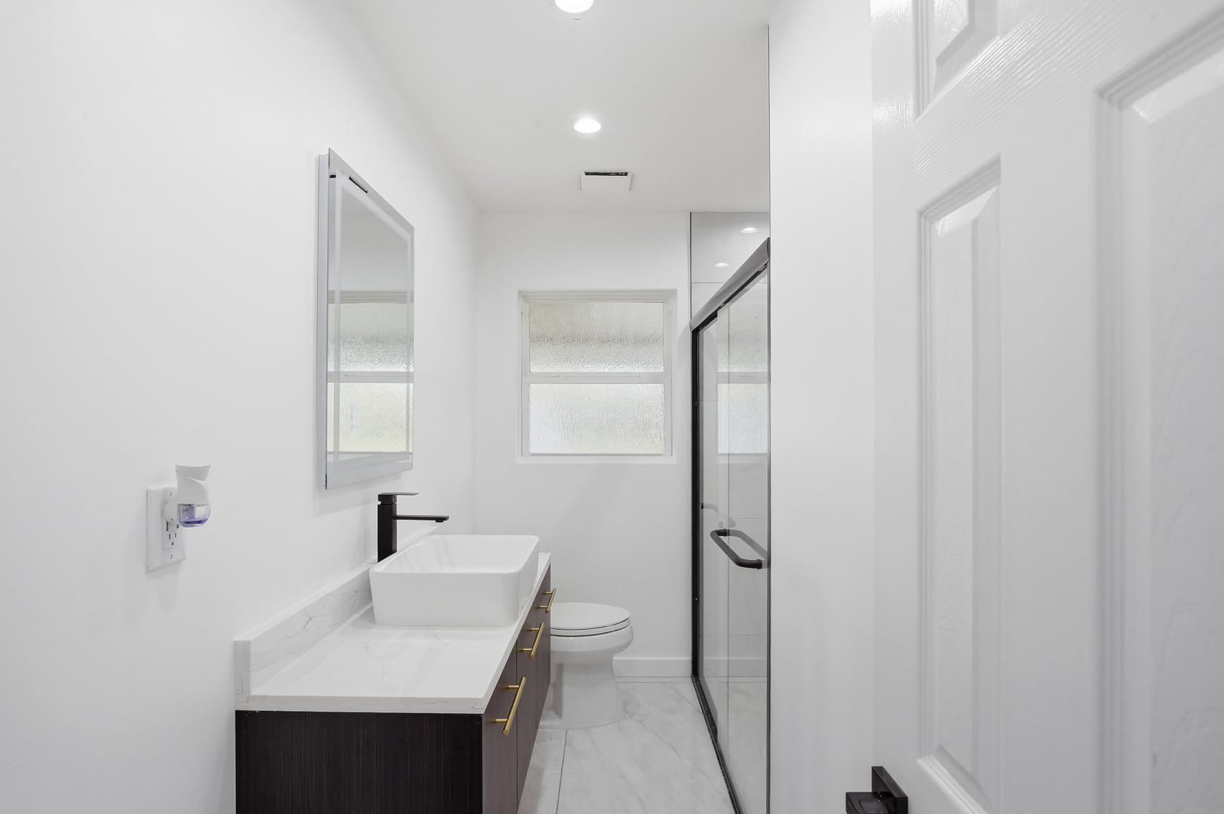 GETPRO Shower Door Double Sliding 57-60 in. W x 72 in. H Semi-Frameless Bypasss Bathroom Glass Shower Sliding Doors,1/4 inch Clear Tempered Glass Door for Walk-in Shower Matte Black customer photo 1