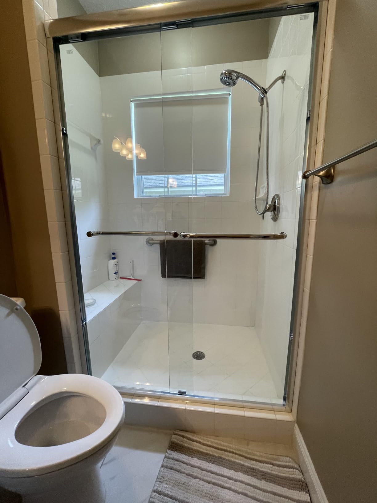 GETPRO Tub Shower Door Sliding 56-60 in. W x 58 in. H Semi-Frameless Bypass Double Sliding Bathroom Glass Tub Door,1/4 inch Clear Tempered Glass Bathtub Door Matte Black customer photo 1