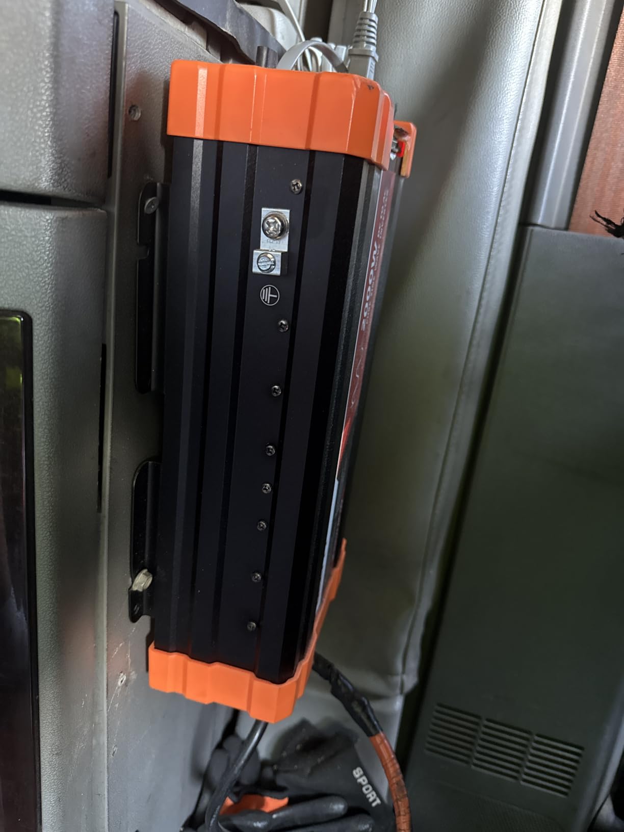 BELTTT 2000W Pure Sine Wave Inverter 12V DC to 120V AC, 4000W Surge | LCD Display, Dual AC and 20A Outlets, 23ft Remote, Hardwire Port, USB, Power Inverter for Solar, RV Truck, 93% Max Efficiency customer photo 2