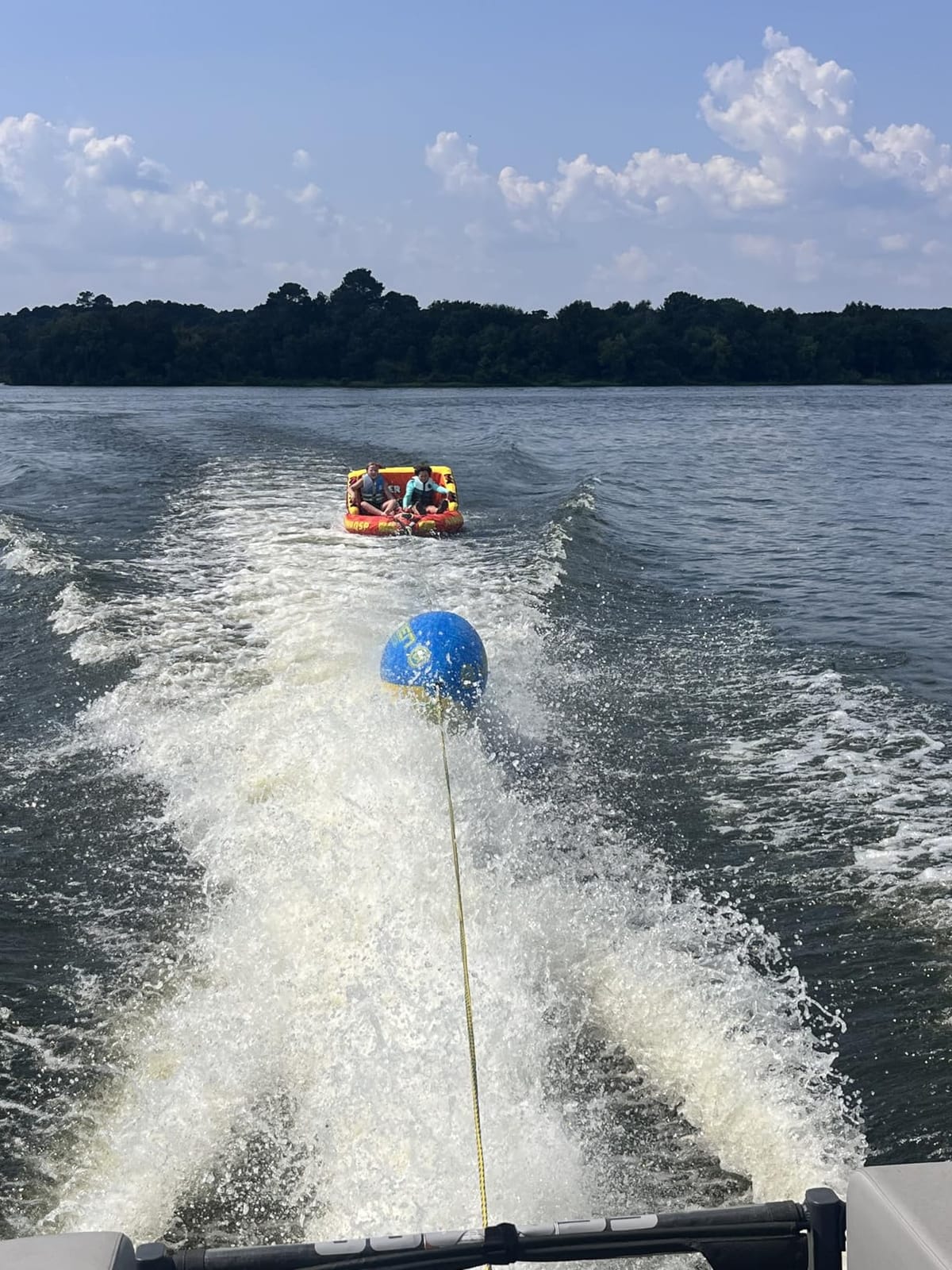 Super Sofa Towable Tubes for Boating 1-4 Person,Tubes for Boats,Inflatable Pull Boats/Boat Tube/Water Tube,Front&Back Tow Points with Heavy-Duty Thick Nylon Cover for Water Sports customer photo 2