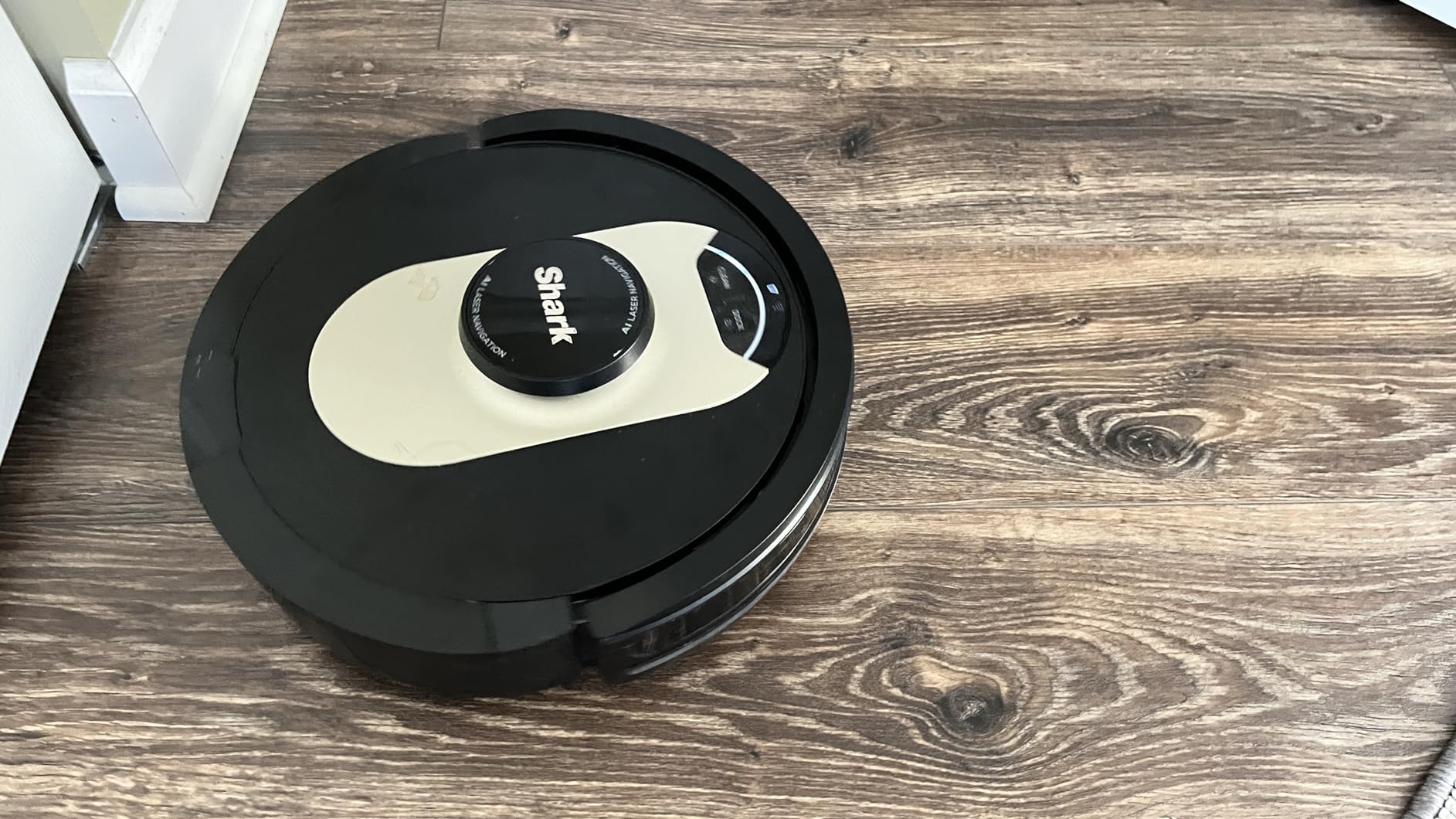 Shark PowerDetect 2-in-1 Robot Vacuum & Mop, White, AV2800ZE | 5 PowerDetect Technologies, NeverStuck, NeverTouch Pro Base (Self-Empty 60-Day, Refill, Pad Wash/Dry), 360° LiDAR + 3D Sensor customer photo 1