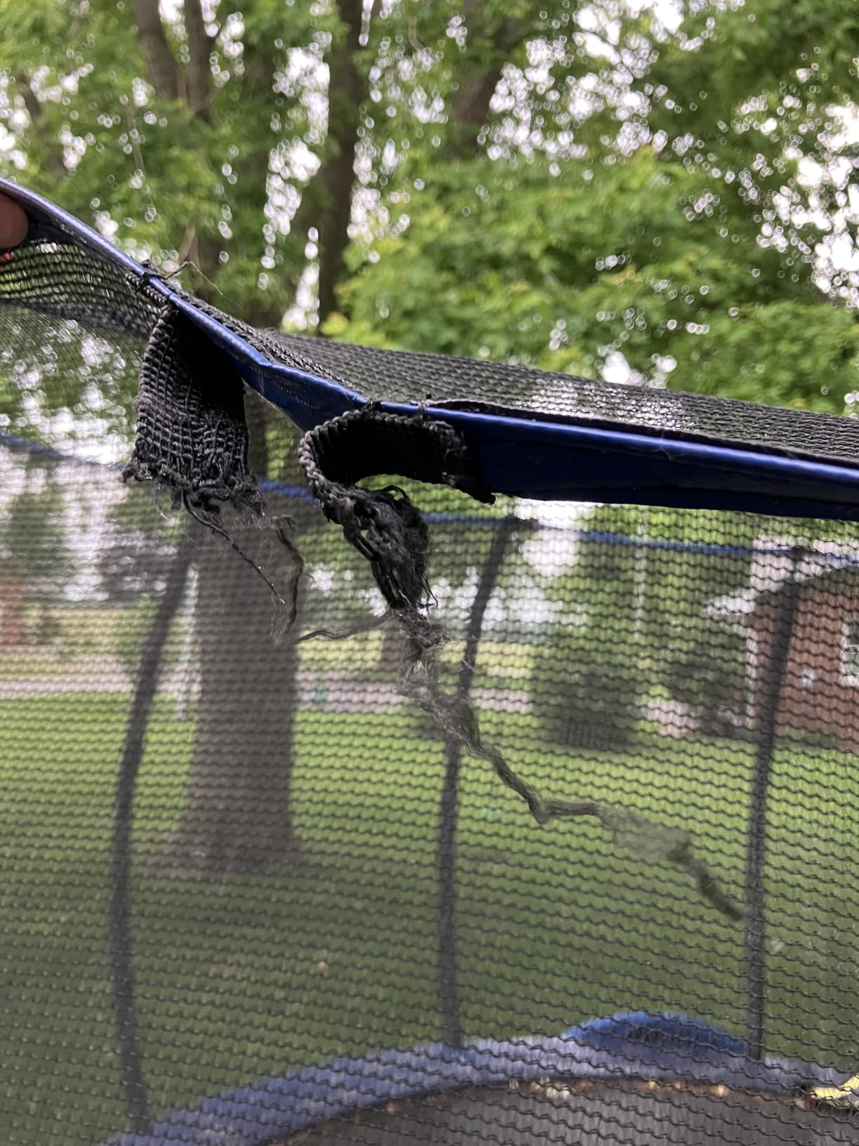 Zupapa 1800LBS Capacity Double Frame Trampoline 16 15 14 12FT No-Gap Safety Design Curved Poles & Basketball Hoop 10-Year Quality Assurance Perfect for Kids & Family Outdoor Fun customer photo 2
