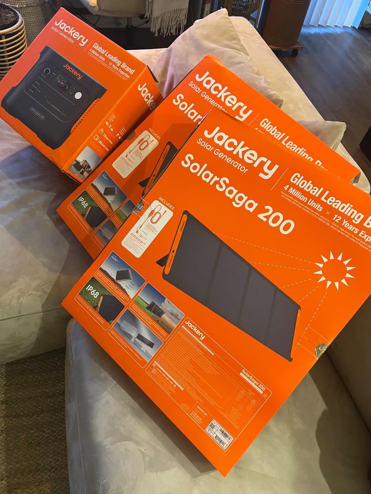 Jackery Explorer 2000 v2 and 2x200W Solar Panels, 2042Wh, 2200W AC Output | LiFePO4 Battery, 20ms UPS, USB-C PD 100W Fast Charging, Solar Generator for Power Outages, Emergencies, Camping customer photo 2