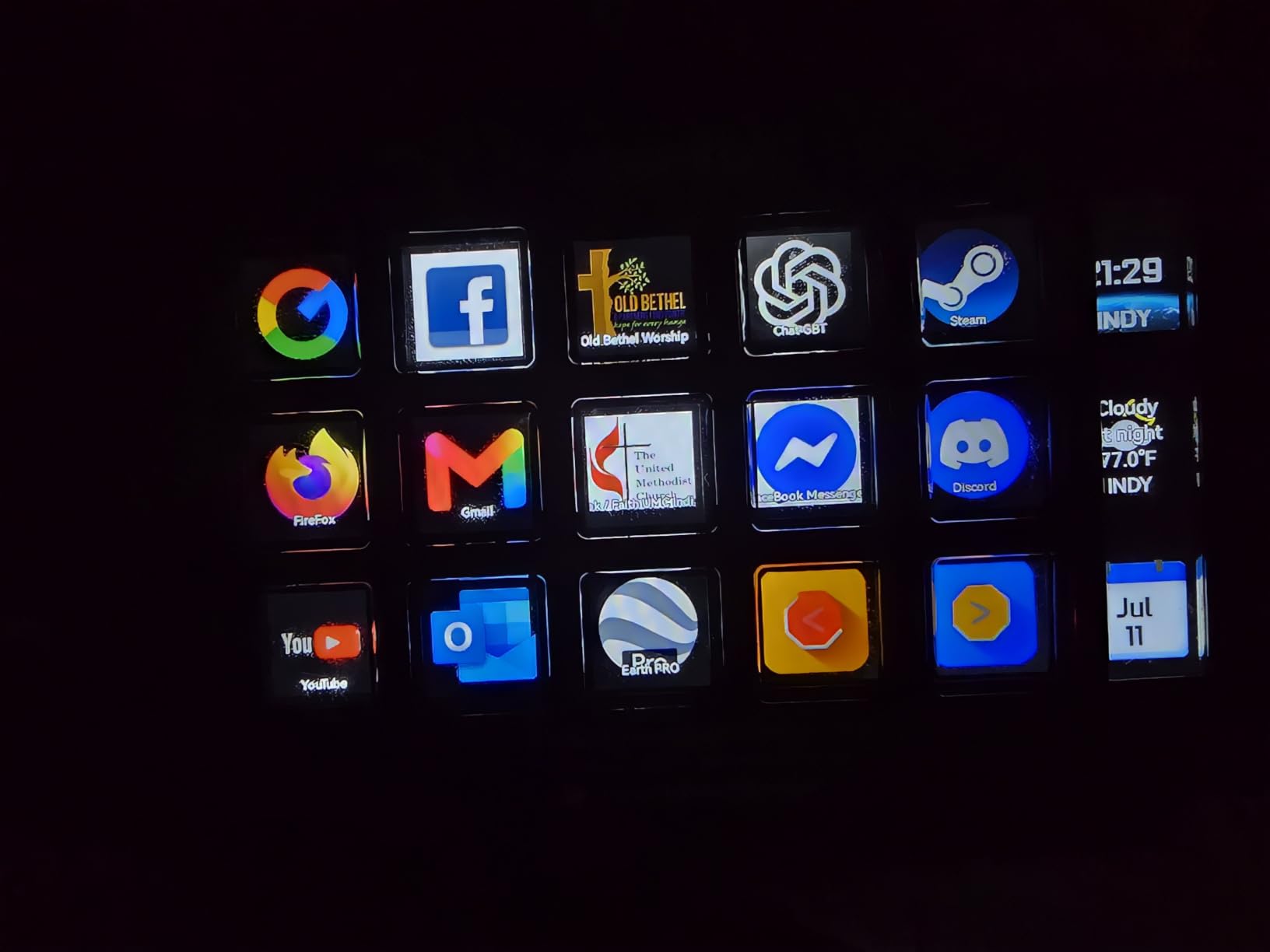 SOOMFON Stream Controller Studio Control Deck 15 Macro Keys and Dashboard customer photo 1