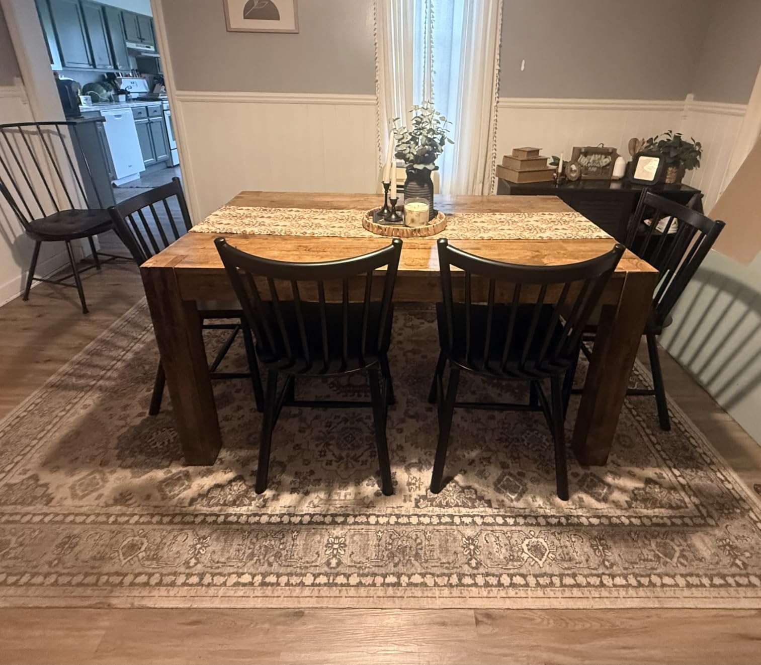 LUE BONA Upgraded Dining Chairs Set of 4, Farmhouse Wooden Spindle Back Kitchen Chairs, Windsor Dining Chairs for Kitchen and Dining Room, Black customer photo 2