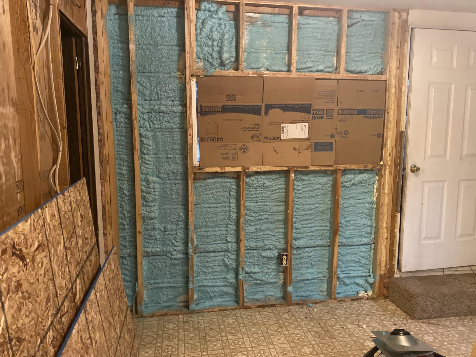 BEEST FullStop Spray Foam Insulation Kit - 240 Board ft/sq.ft. Fire Rated Spray Insulation Foam for Walls & Attics with Thermal & Soundproofing - Includes 12x Cans, 1 Cleaner, Pro X Gun, Safety Gear customer photo 2