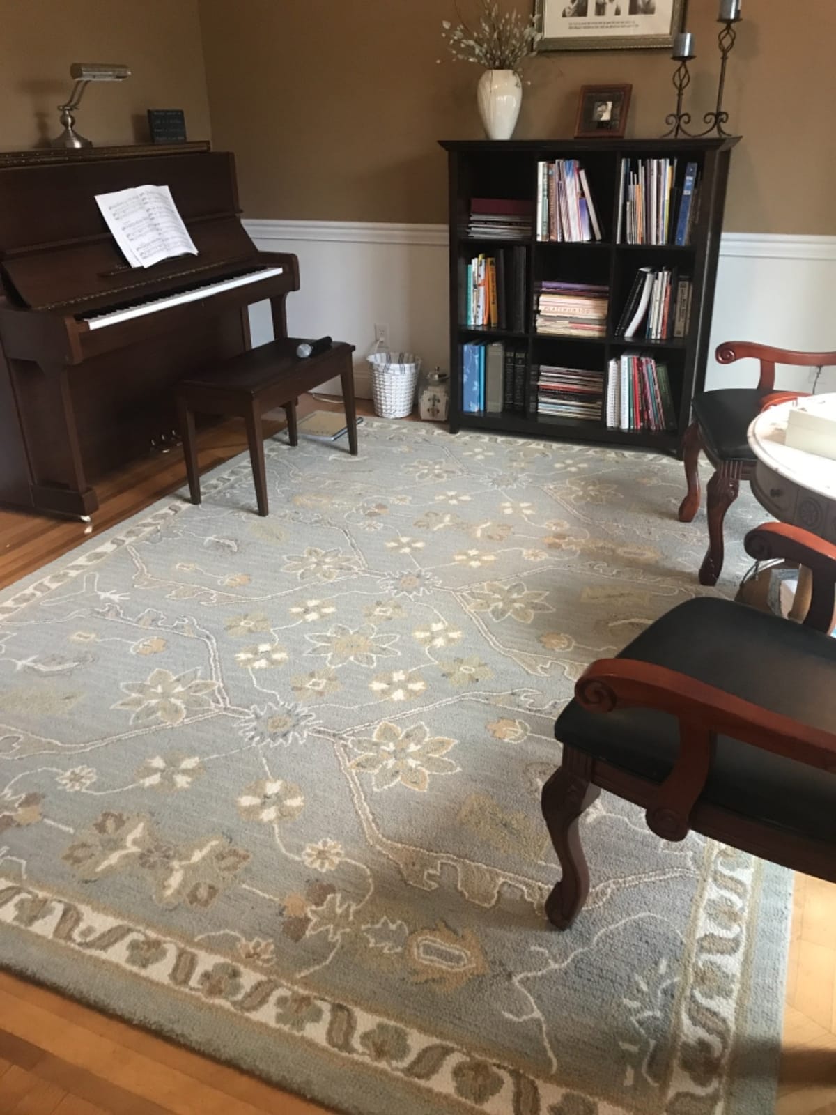 SAFAVIEH Blossom Collection Area Rug - 9' x 12', Slate & Beige, Handmade Wool, Floral Design, Ideal for The Living Room, Dining, Bedroom (BLM701M) customer photo 2