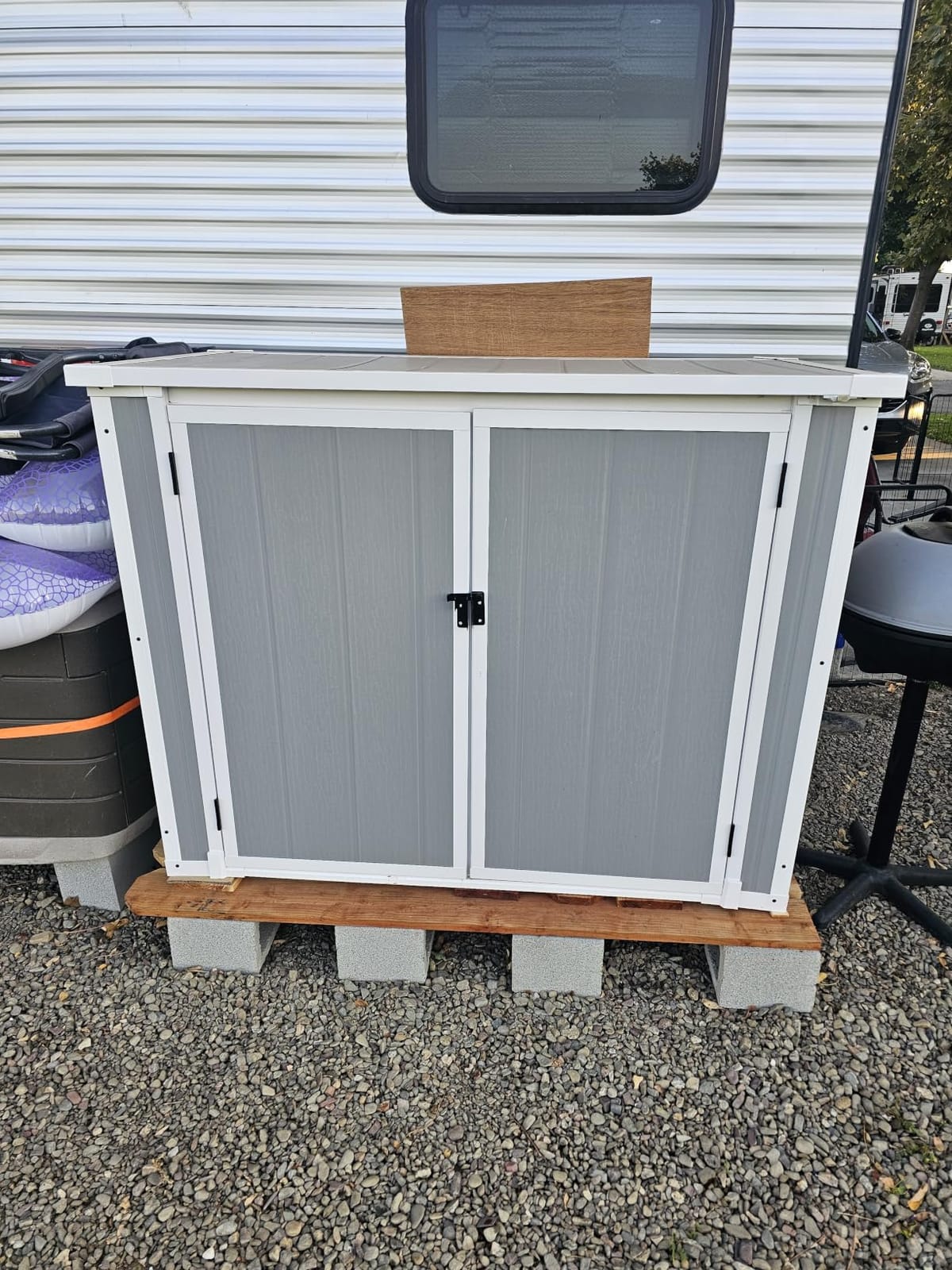 41 Cu.Ft Horizontal Outdoor Storage Shed with Floor Trash Can Storage Box customer photo 2