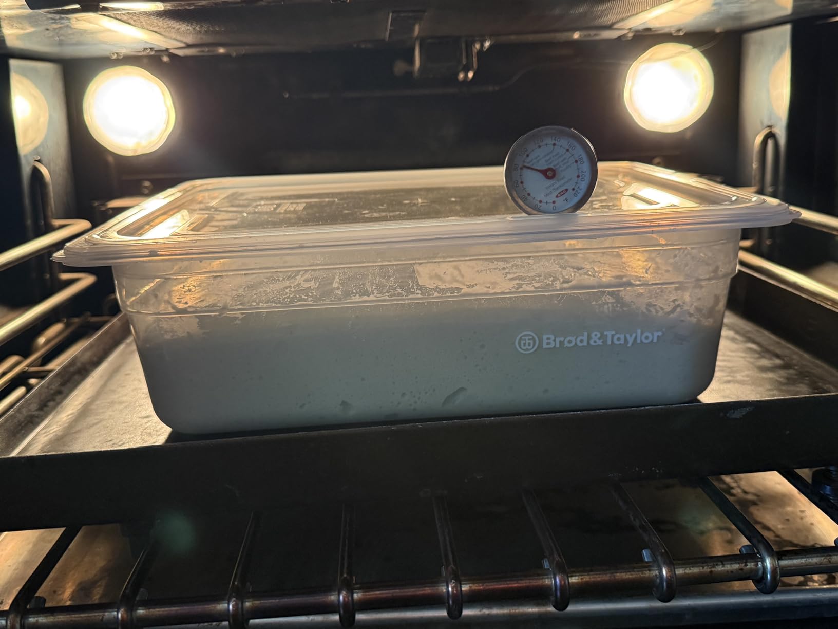 Brod & Taylor Proofing Container With 6L Capacity, Fits Up to 3000 Grams of Dough – Dough Rising Box for Bread, Sourdough & Pizza (Dishwasher Safe, BPA-Free) customer photo 1