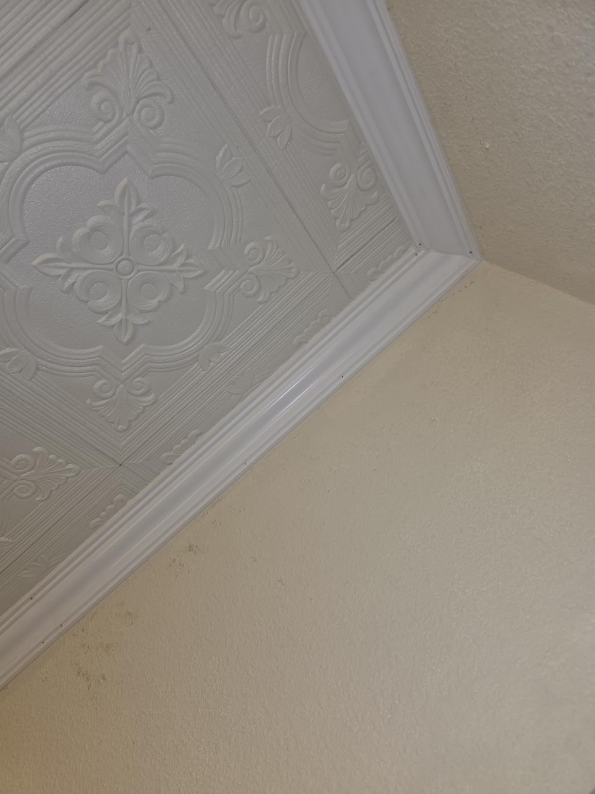 Ceiling Crown Molding Trim, 47 Ft High Impact Polystyrene Ceiling Moulding customer photo 2