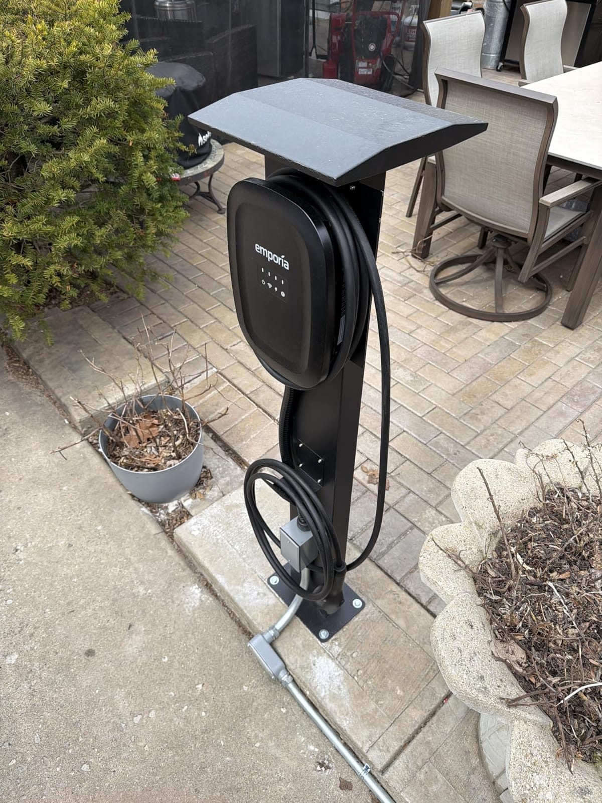 EV Charger Pedestal, Outdoor Electric Vehicle Charger Stand, Freestanding Charging Station Stand Accessory, Corrosion Resistant, Galvanized Steel, for All Level 2 Chargers, Black customer photo 2