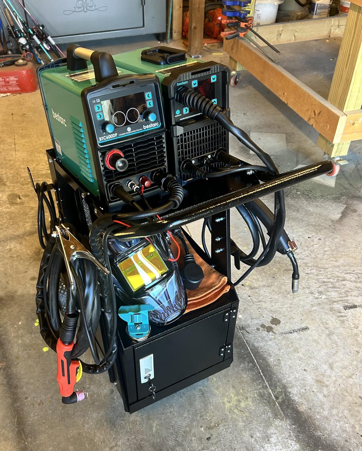 VEVOR Welding Cart 2 Drawers Welder Cart Heavy Duty with Lockable Cabinet customer photo 2