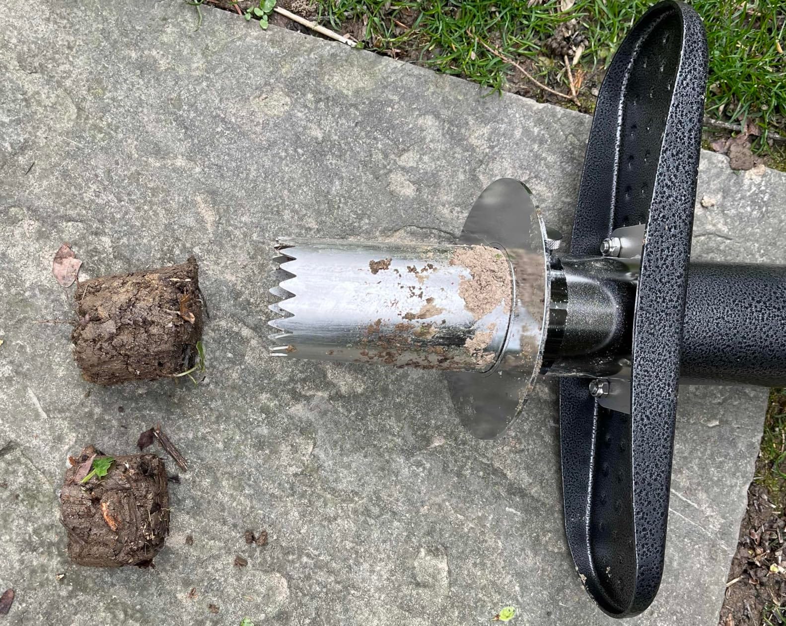 Dolibest Sod Plugger Tool, Grass Plugger Tool with Dual Pedals & Foot Ejector, Bulb Planter W/Sharp Serrations and Non-Slip Soft Grip Handle, for Lawn Planting Bulbs and Grass Repair, Easy Assembly customer photo 2