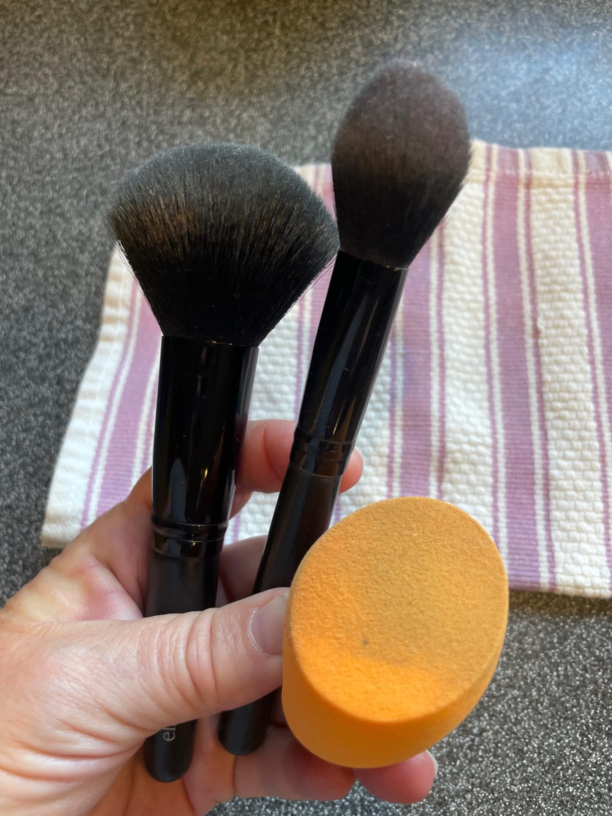 EcoTools Makeup Brush Cleanser + Sponge Shampoo, Fragrance-Free, 8 Fl Oz customer photo 1