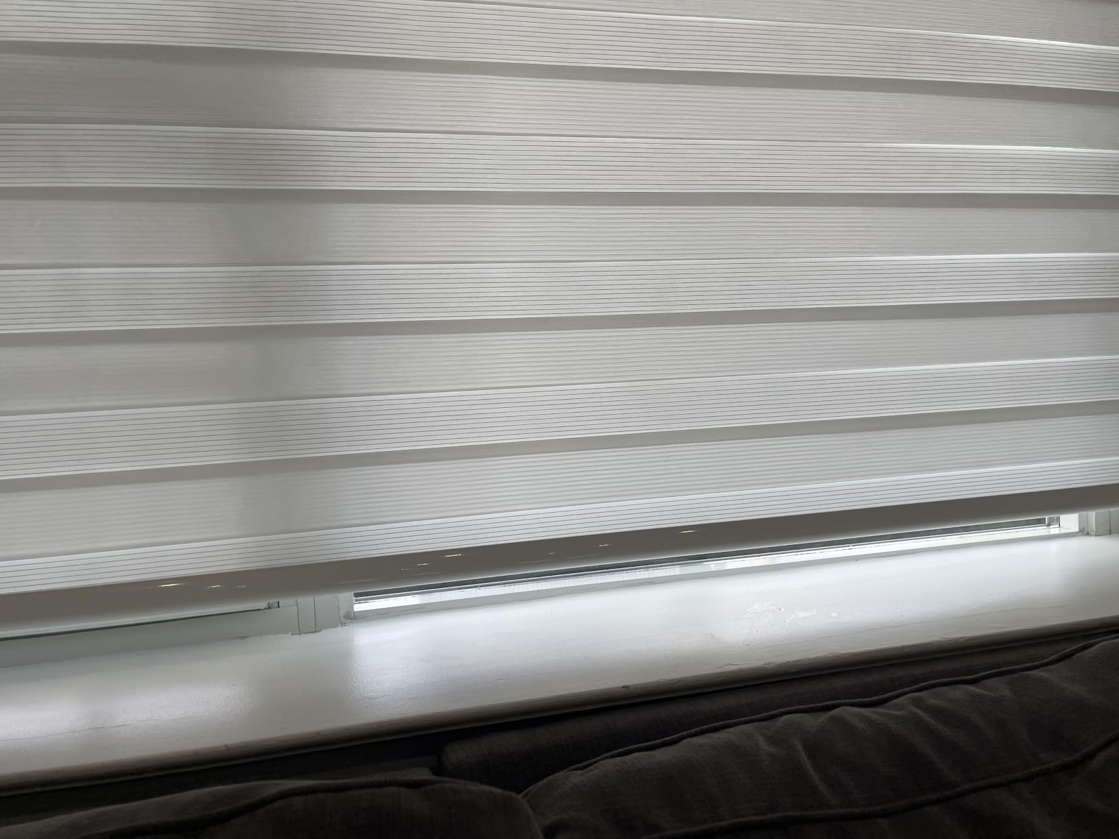 ShadesU Cordless Zebra Blinds Roller Shades, White, 26.5