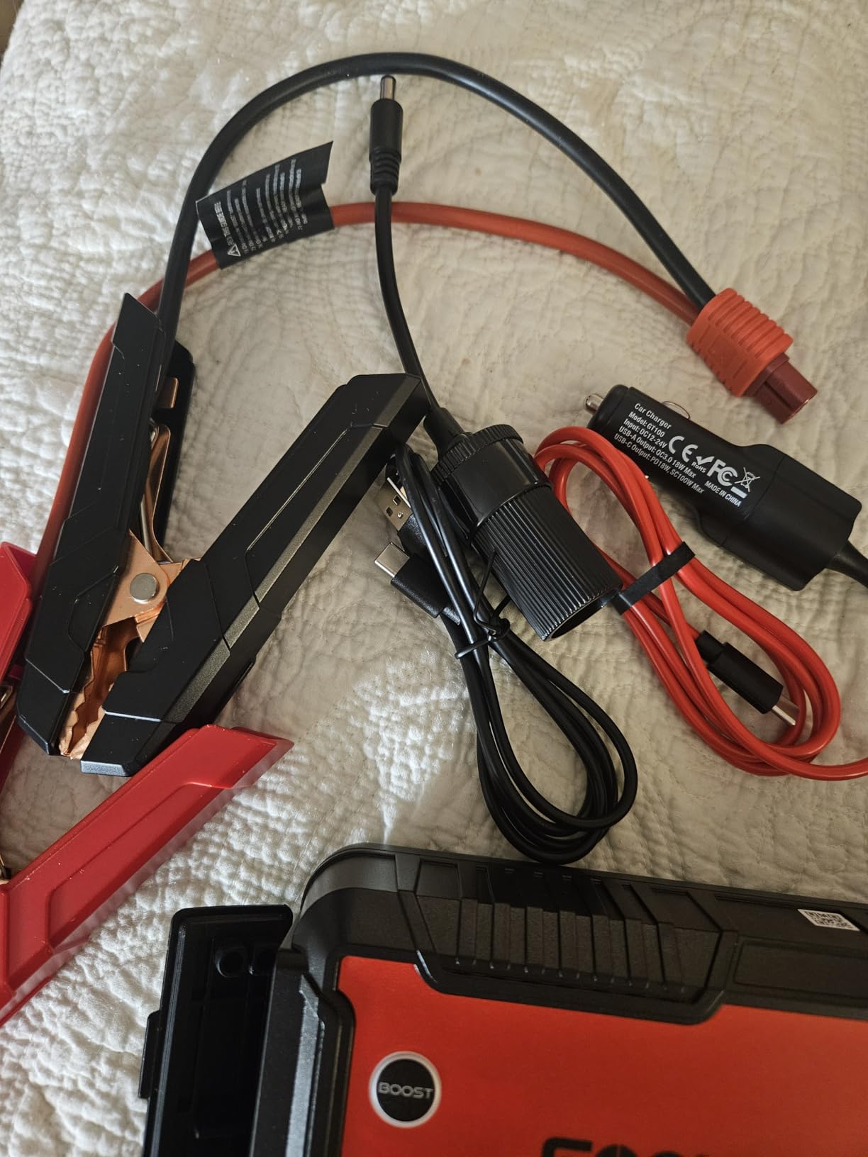 GOOLOO GT6000 Jump Starter 6000A 12V with 100W Bi-Directional Fast Charge | All Gas & Up to 12L Diesel Car Battery Jumper, Supersafe Roadside Kit for Emergency, Large Display, 27000mAh, 24 mo. Standby customer photo 1