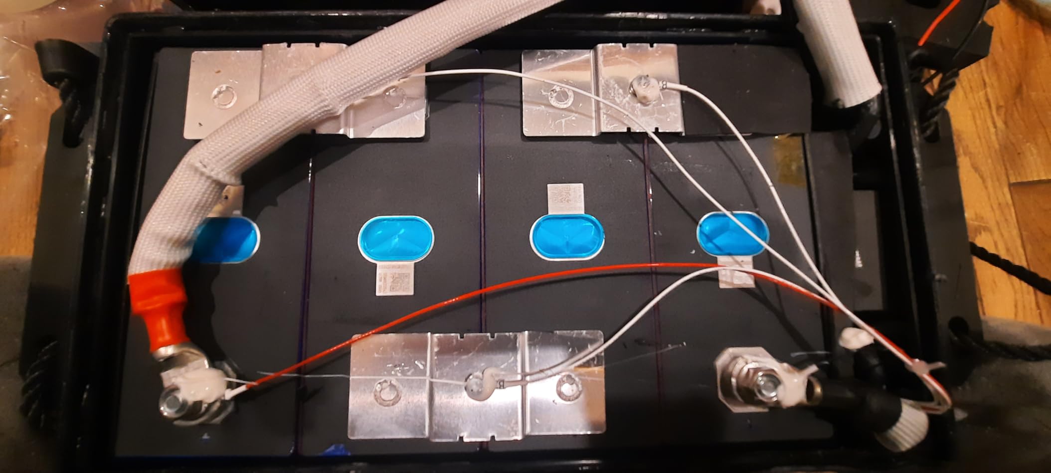 12V 300Ah (314Ah) LiFePO4 Lithium Battery with 200A BMS 15000+ Deep Cycles customer photo 1