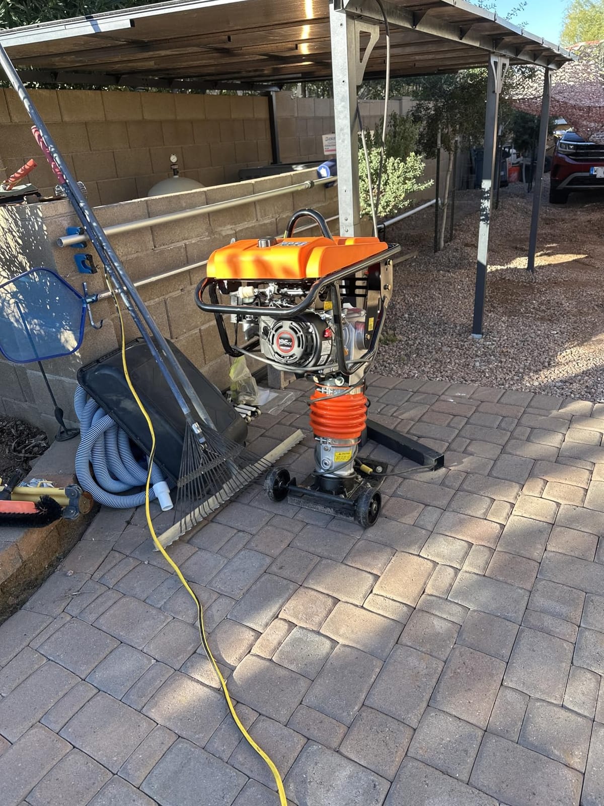 VEVOR Jumping Jack Compactor, 6.5 HP Vibratory Rammer Fuel-Powered 196 cc Engine Tamper, 3600 lbs Impact Force, 26