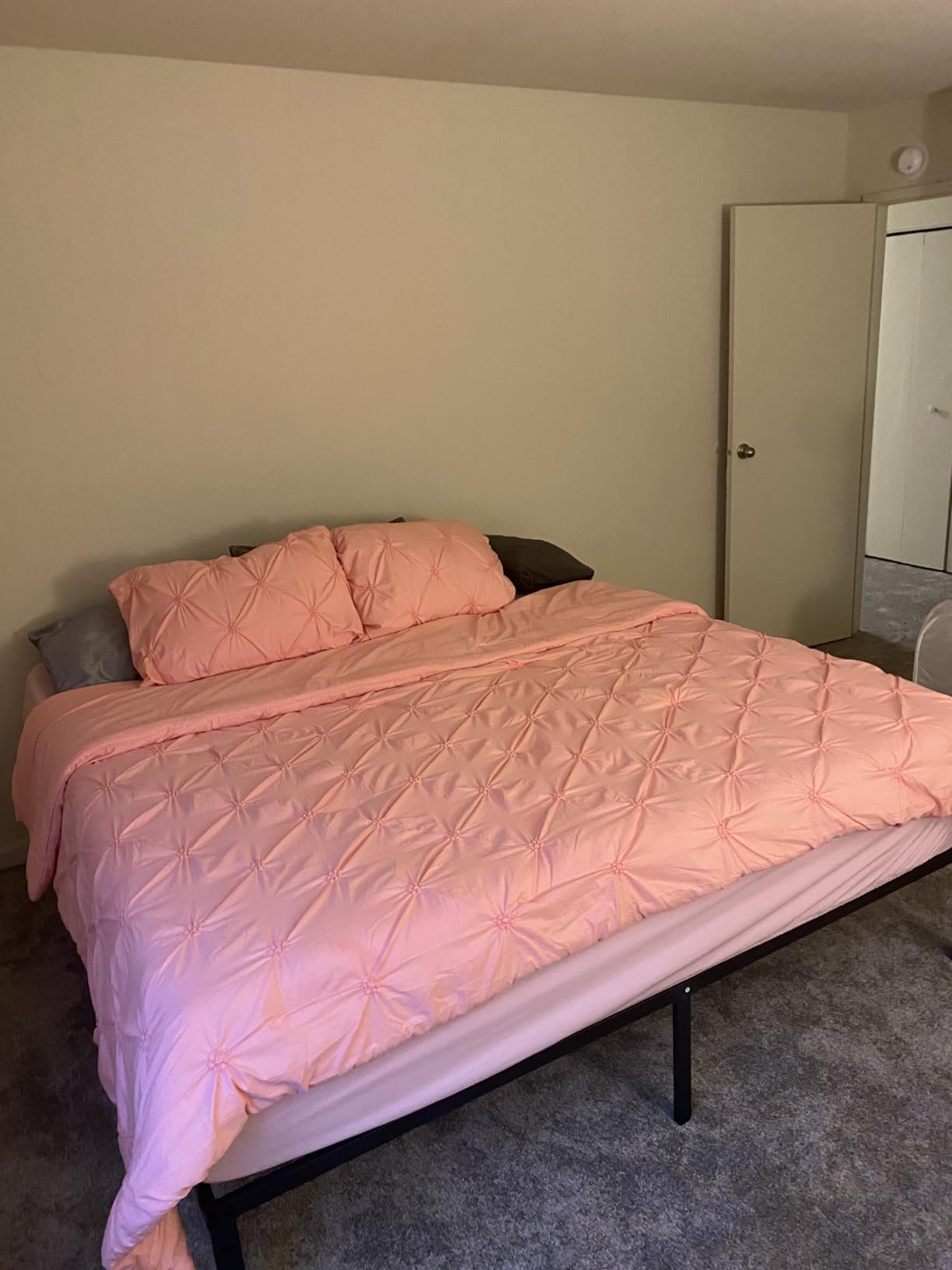 Novilla 12 Inch Queen Mattress in a Box, Gel Memory Foam for Cooling Night customer photo 1