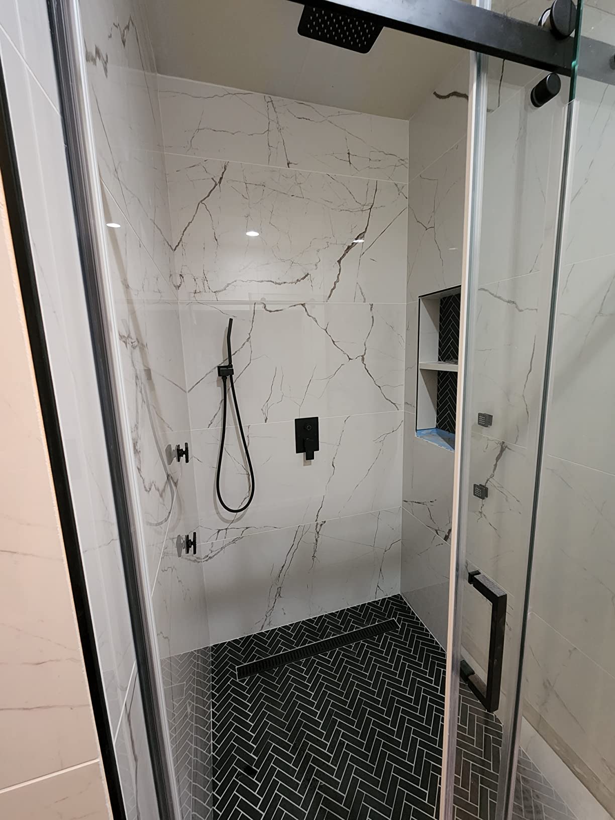 Shower System with Body Jets,4 Way Shower Faucet Set,Matte Black customer photo 1