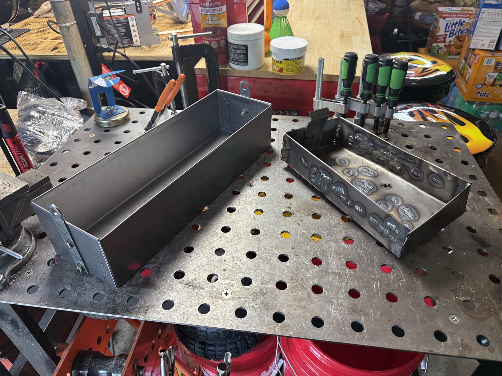 VEVOR Box and Pan Brake, 24in, Portable Metal Bender with 0-135° Bending Angle, Capable of Handling 20 Gauge Low Carbon Steel & 14 Gauge Aluminum, with 5 Adjustable Fingers for Sheet Metal Bending customer photo 2