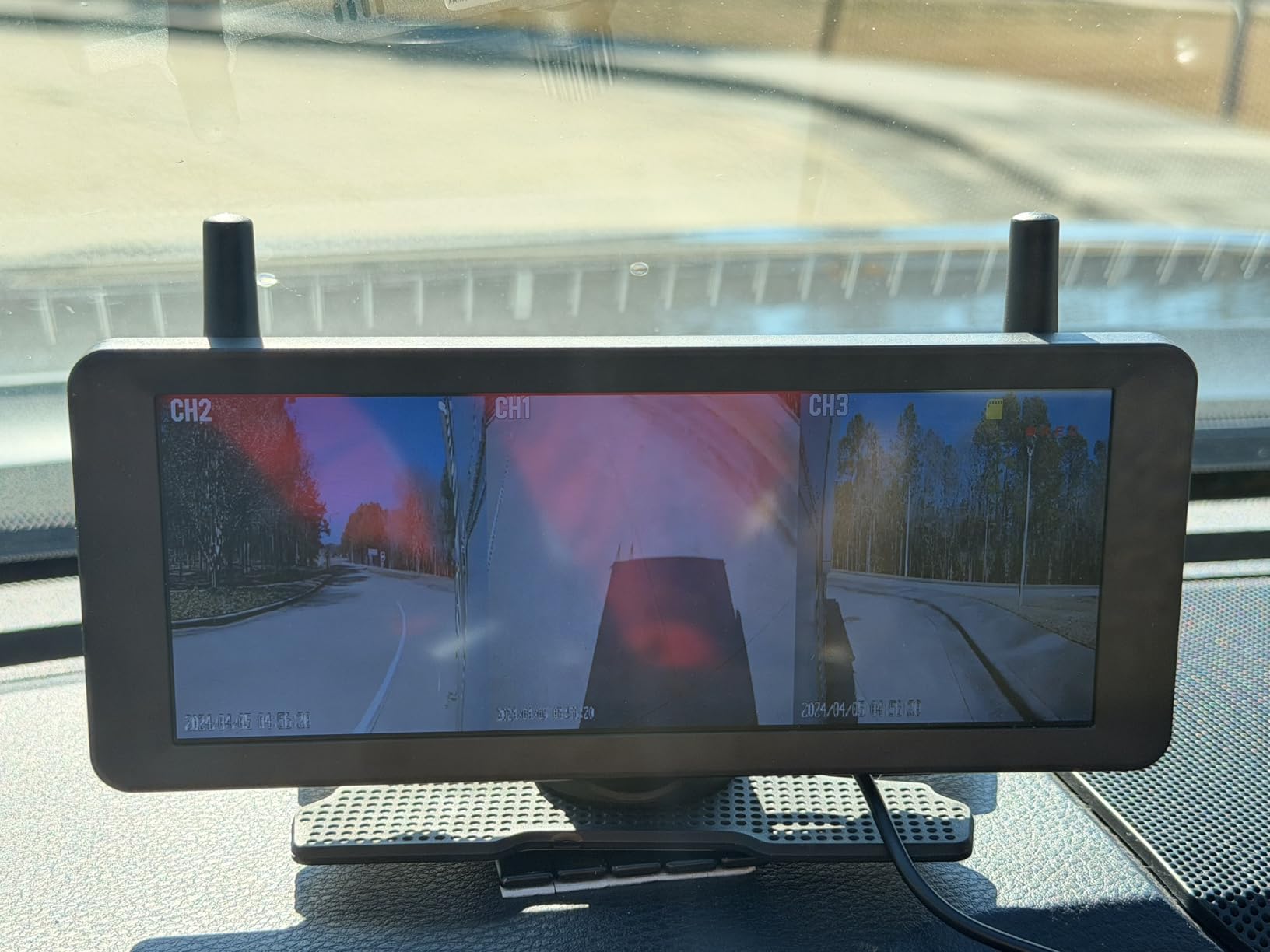AUTO-VOX RV Backup Camera Wireless Plug and Play Compatible with Most RV customer photo 2