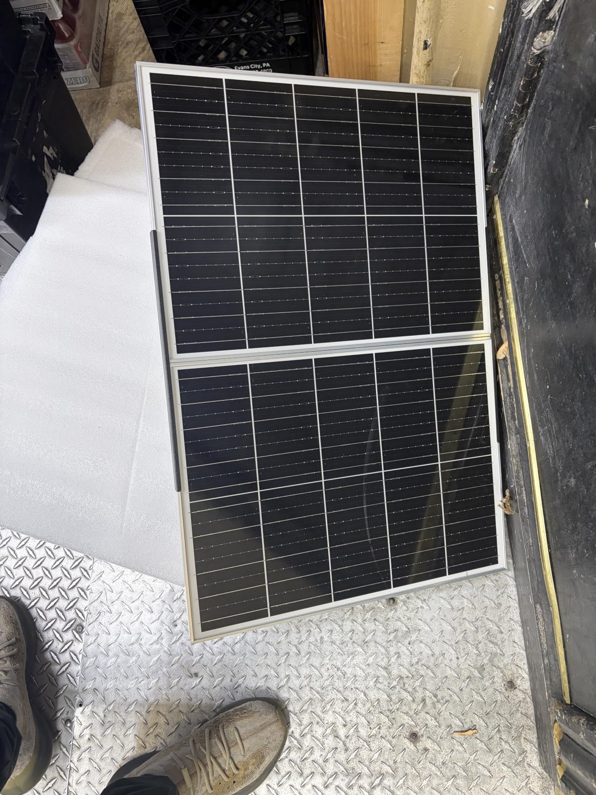 JAYNLT X-18000W Solar Street Lights Outdoor,Commercial Parking Lot Light | High Brightness,Dusk to Dawn,Solar Flood Lights for Parking Lot,Farm,Remote Control, IP67 Waterproof, Long Runtime customer photo 2