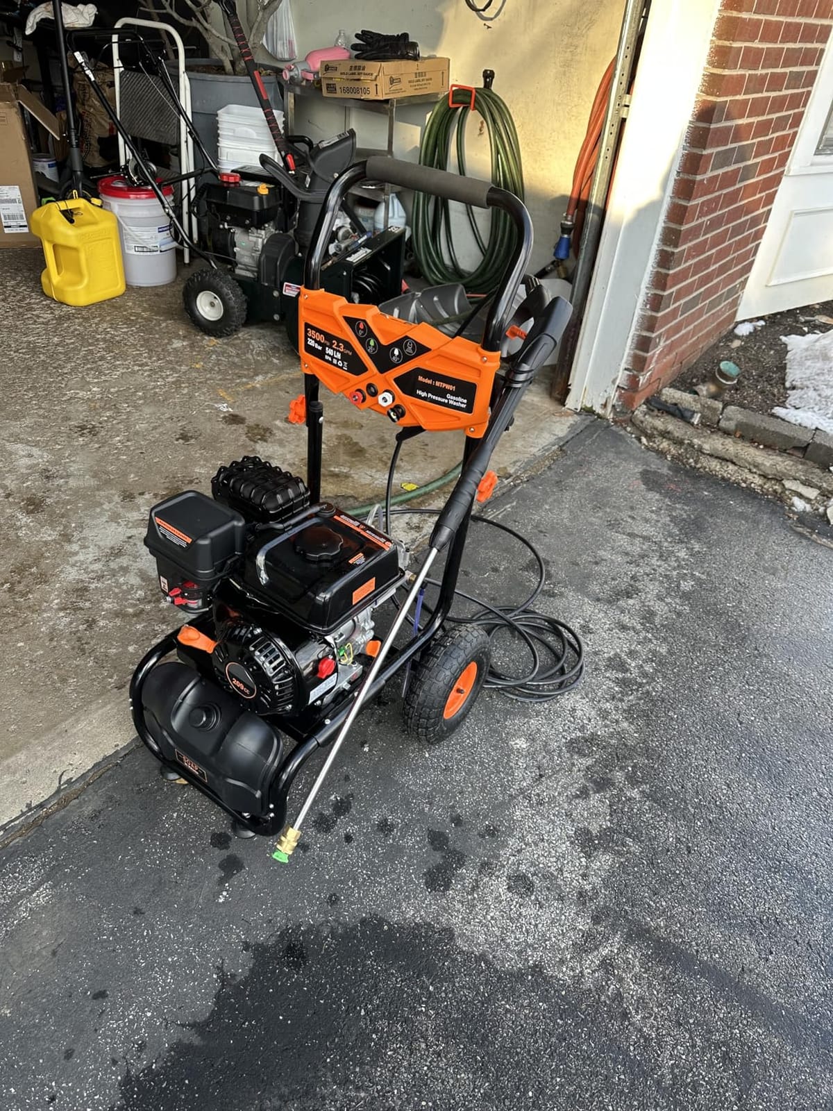 Gas Powered Pressure Washer 3500 PSI - 2.3 GPM Heavy Duty High Power Washer,209CC 7HP Engine with 25Ft Pressure Hose, Axial Aluminum Pump, Soap Tank, 4 Quick Connect Nozzle (Blue) customer photo 1