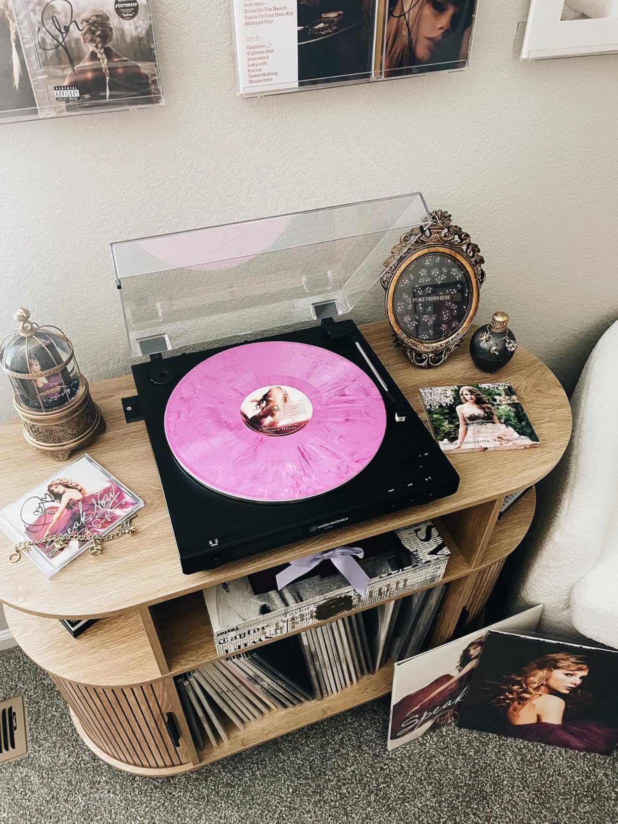 LUVIOHOME Large Round Record Player Stand with Charging Station & USB Ports customer photo 2