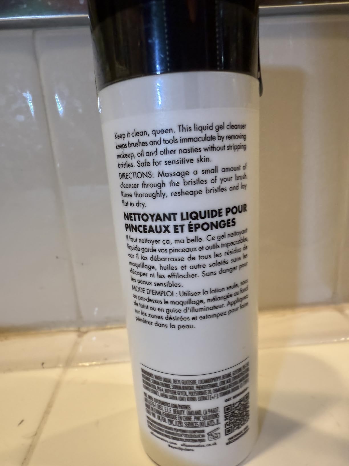 e.l.f. Clean Queen Liquid Brush & Sponge Cleaner, Gentle Foaming Cleaner For Removing Leftover Makeup, Dirt & Grime, Vegan & Cruelty-Free, 4.1 oz customer photo 2