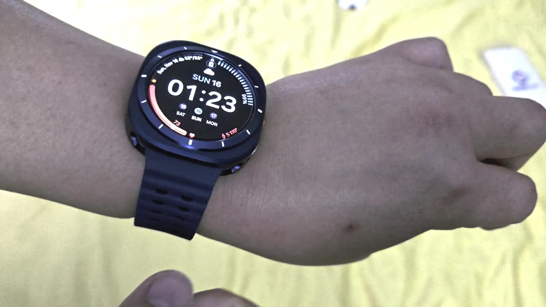 Samsung Galaxy Watch Ultra (2025), Titanium Silver, 47mm LTE Smartwatch customer photo 2