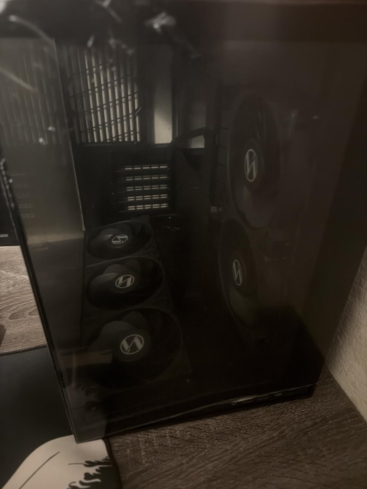 Lian Li O11D Mini V2 Flow ATX PC Case with 5 Non-RGB Reverse Fans, Black customer photo 2