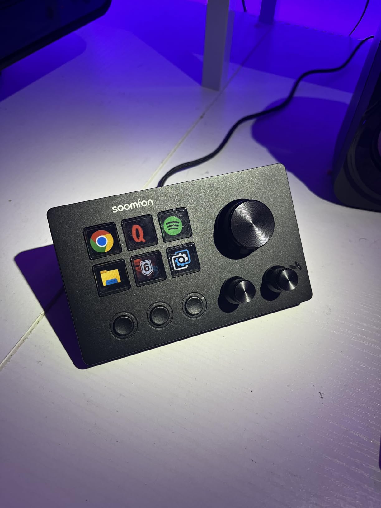 SOOMFON Stream Controller Studio Deck 6 Macro Keys, 3 Dials, 3 Buttons customer photo 2