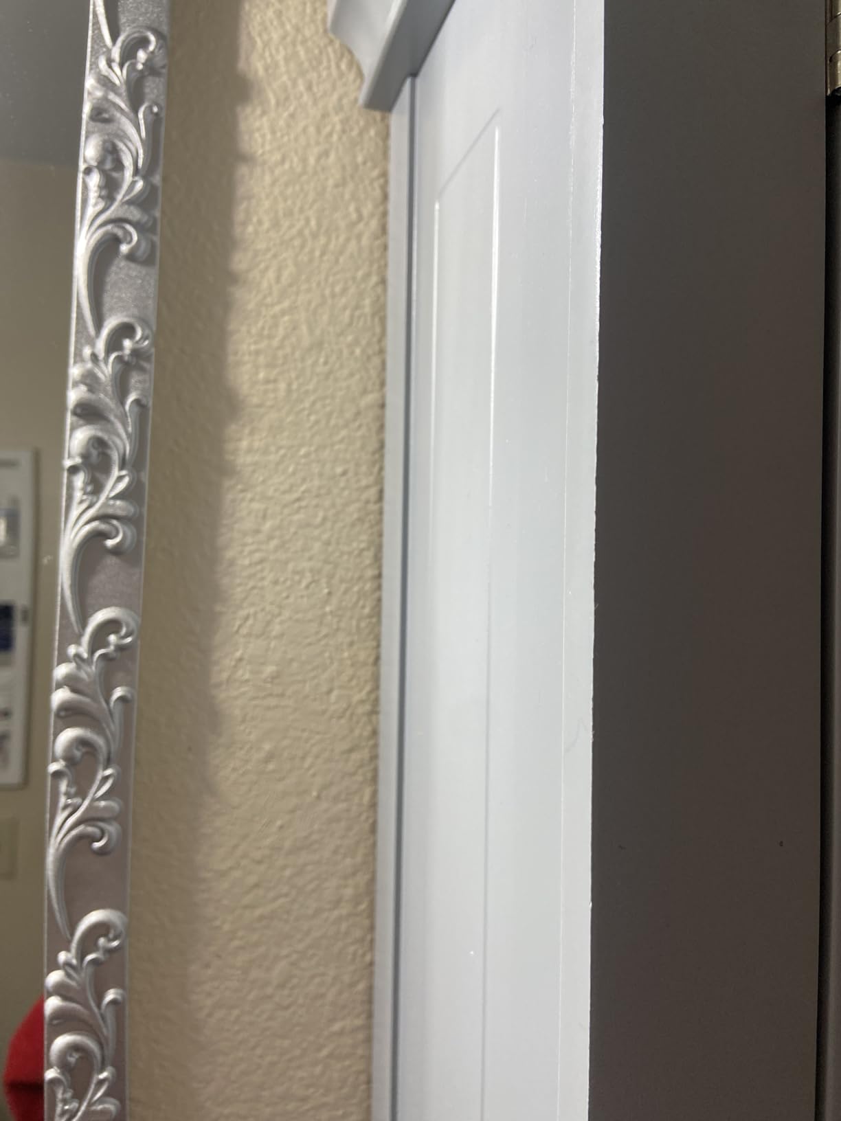 16.4FT x 1.02'' Black Peel and Stick Crown Molding Trim – Self-Adhesive Mirror Border & Cabinet Edge, Flexible Decorative Trim for Interior Use customer photo 2