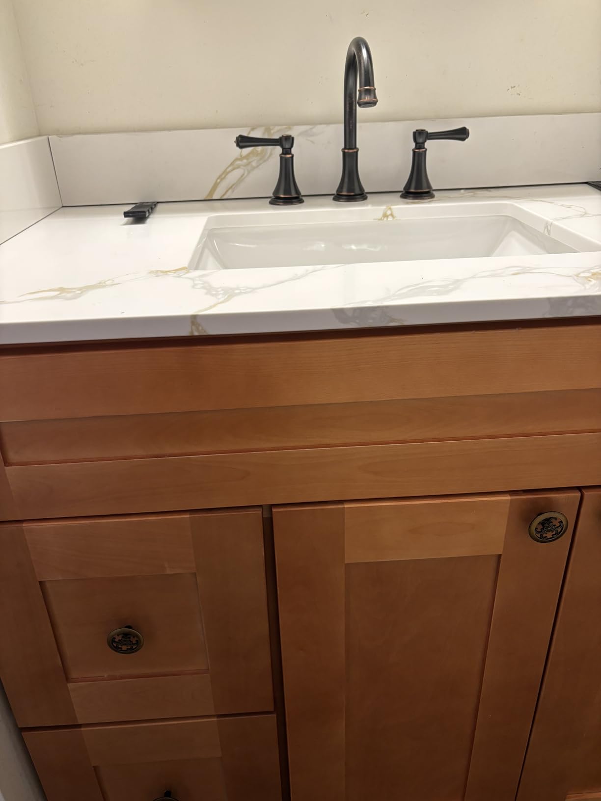36x22 Vanity Top with Sink, Golden Calacatta Quartz Countertop with Middle Undermount Sink & Backsplash,8in. Faucet Hole Spacing Bathroom Vanity Sink Top customer photo 2