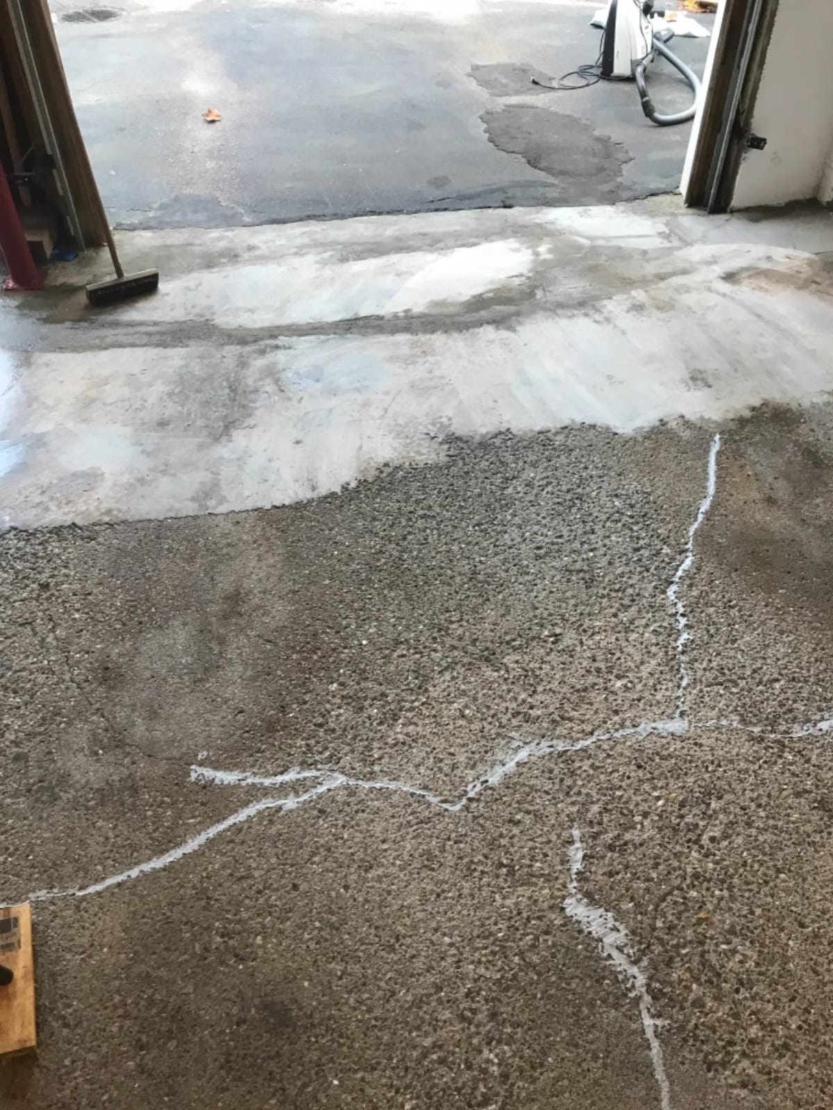 Epoxy Floor Kit – Good Full Kit – Gray Base with Blue Gray Blend Flake – Covers 500 sq. ft. at 9.7 mils Thickness – Ideal for Garage, Basement, Concrete Floors, and More customer photo 1