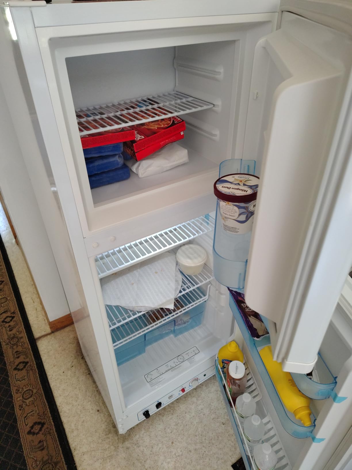 Smad Propane Refrigerator With Freezer 6.1 cu.ft, Off Grid Propane Refrigerator, Gas Fridge, 110V / LPG with Top Freezer, for Garage, RV, Food Truck, Chalets Use, White customer photo 1