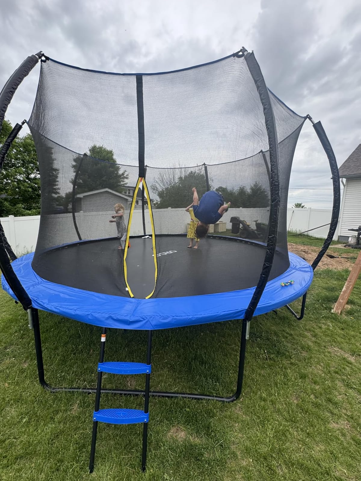 ORCC Kids Trampoline Outdoor 8FT 10FT 12FT 14FT 15FT 16FT with Enclosure, Non-Slip Ladder & Anti-Rust Coated Frame, 1200LBS Weight Capacity Recreational Backyard Large Trampoline for Kids & Adults customer photo 1