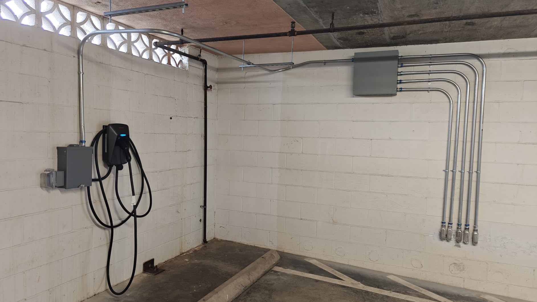 WOLFBOX 50amp Level 2 EV Charger, Hardwired with J1772 Connector, 240V (WE50) | CSA Certified, Weatherproof (IP66, NEMA4), 25FT Cable, Smart APP & RFID Card control, Wi-Fi Enabled, 12KW customer photo 1