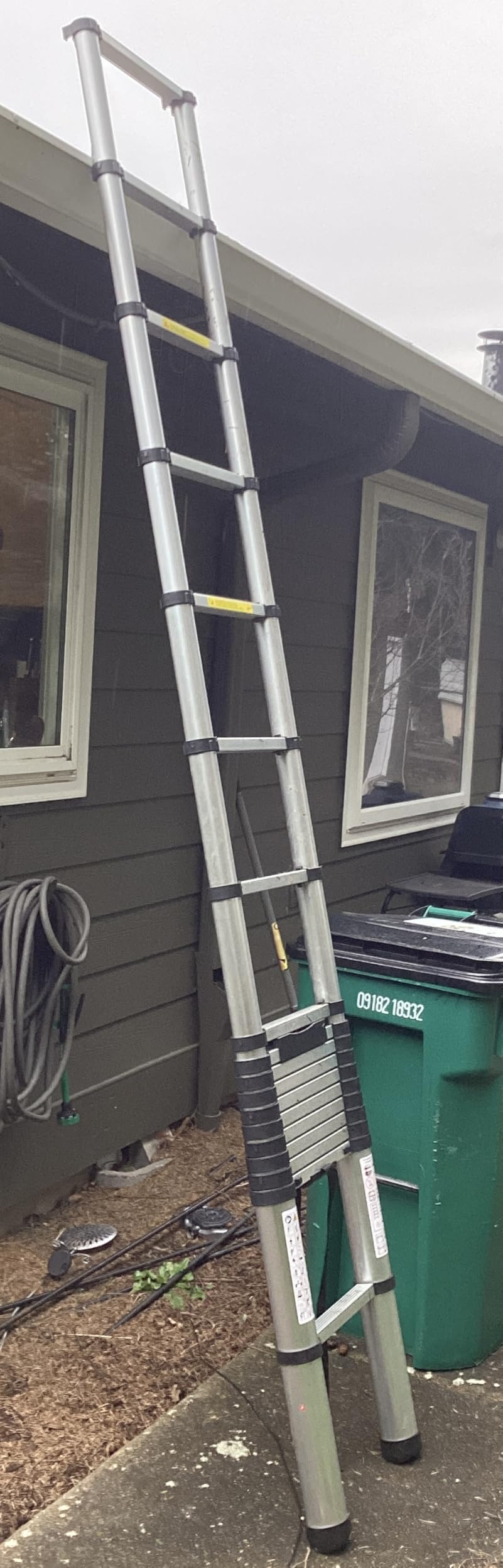 12.5FT Telescoping Ladder, 330lb Capacity Aluminum Heavy-Duty customer photo 2