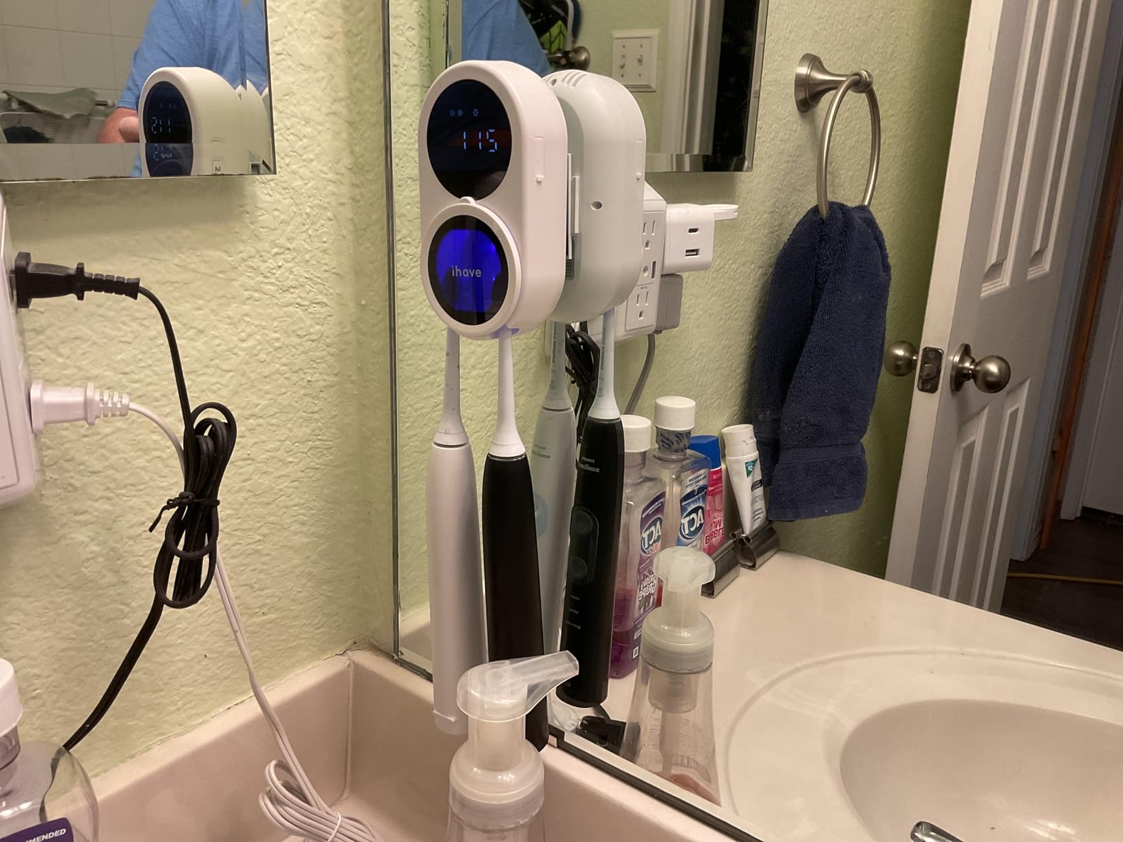iHave UV Toothbrush Sanitizer Holder 2 Slots Wall Mounted Wave Sensor Auto customer photo 2