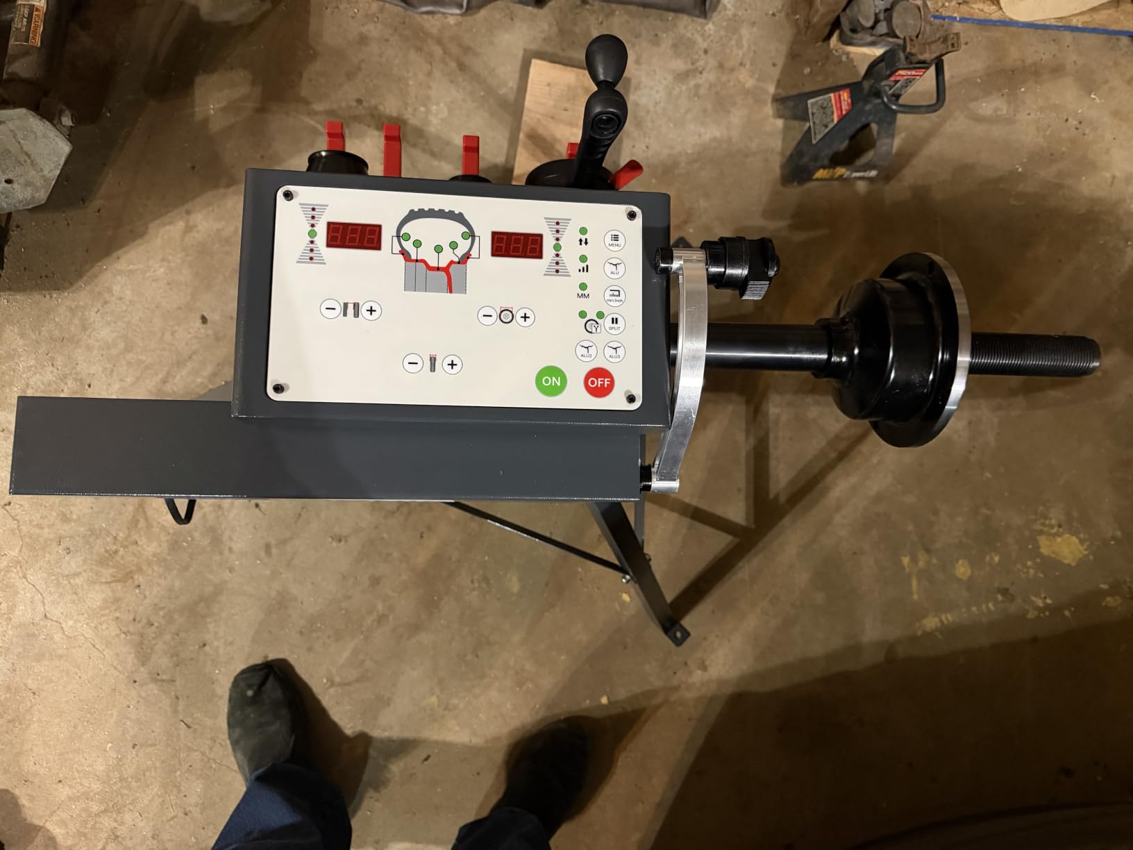 Portable Mini Wheel Balancer Machine I40 PRO for Home Shop Garage Tire Balancer Machine Powered by USB Type C DC 5V/1A Smaller and Lighter customer photo 1