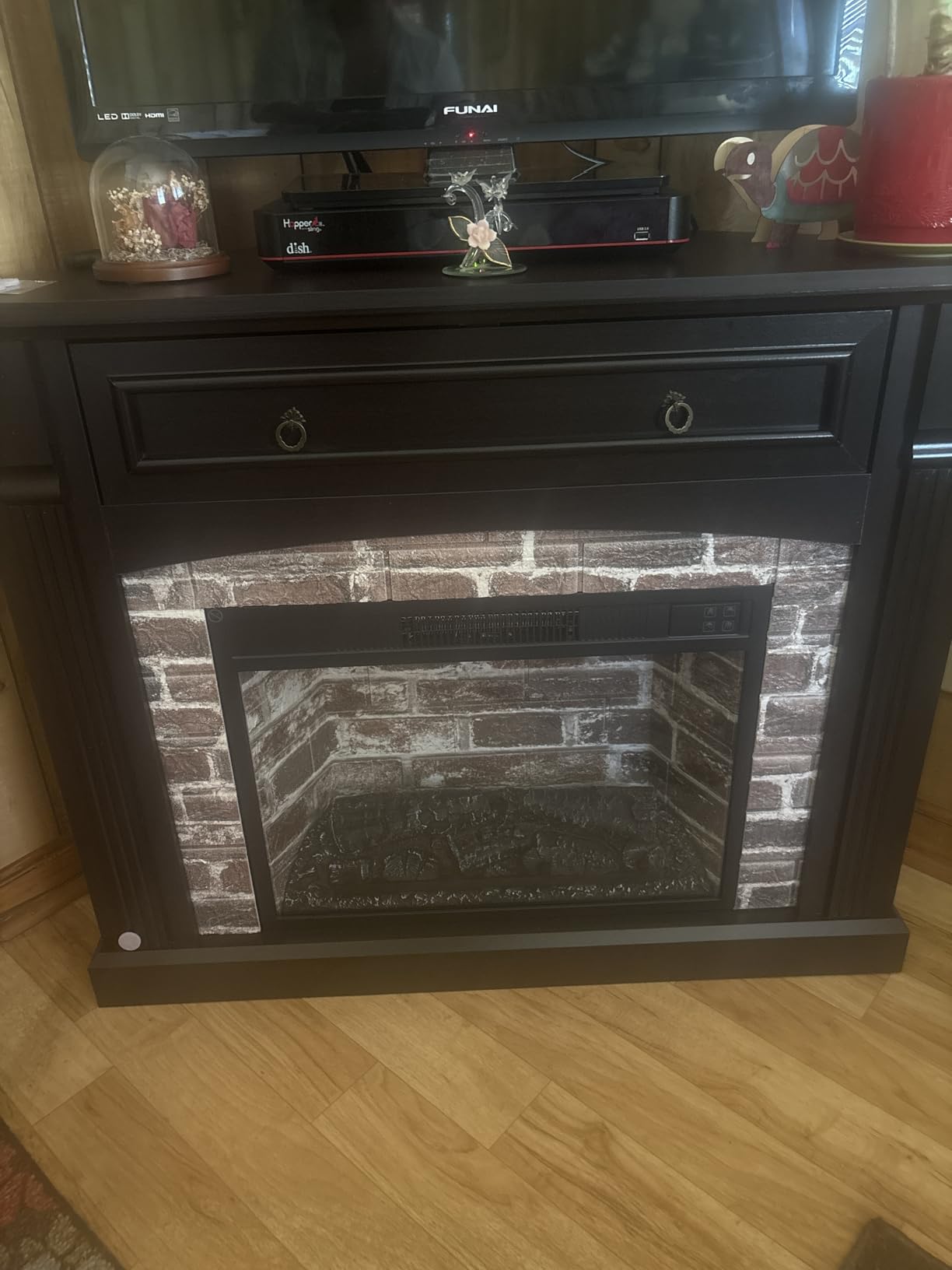 AHB Corner TV Stand with Remote Control Electric Fireplace | with Wooden Mantel, Entertainment Center with Efficient Heating System, Adjustable Brightness Realistic Flame (White) customer photo 2