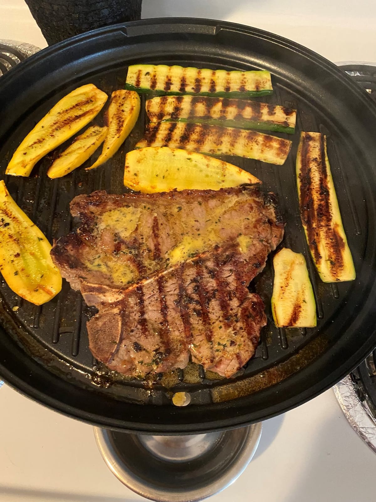 Elite Gourmet EMG-980BX Indoor Electric Round Grill, Non-Stick, 14