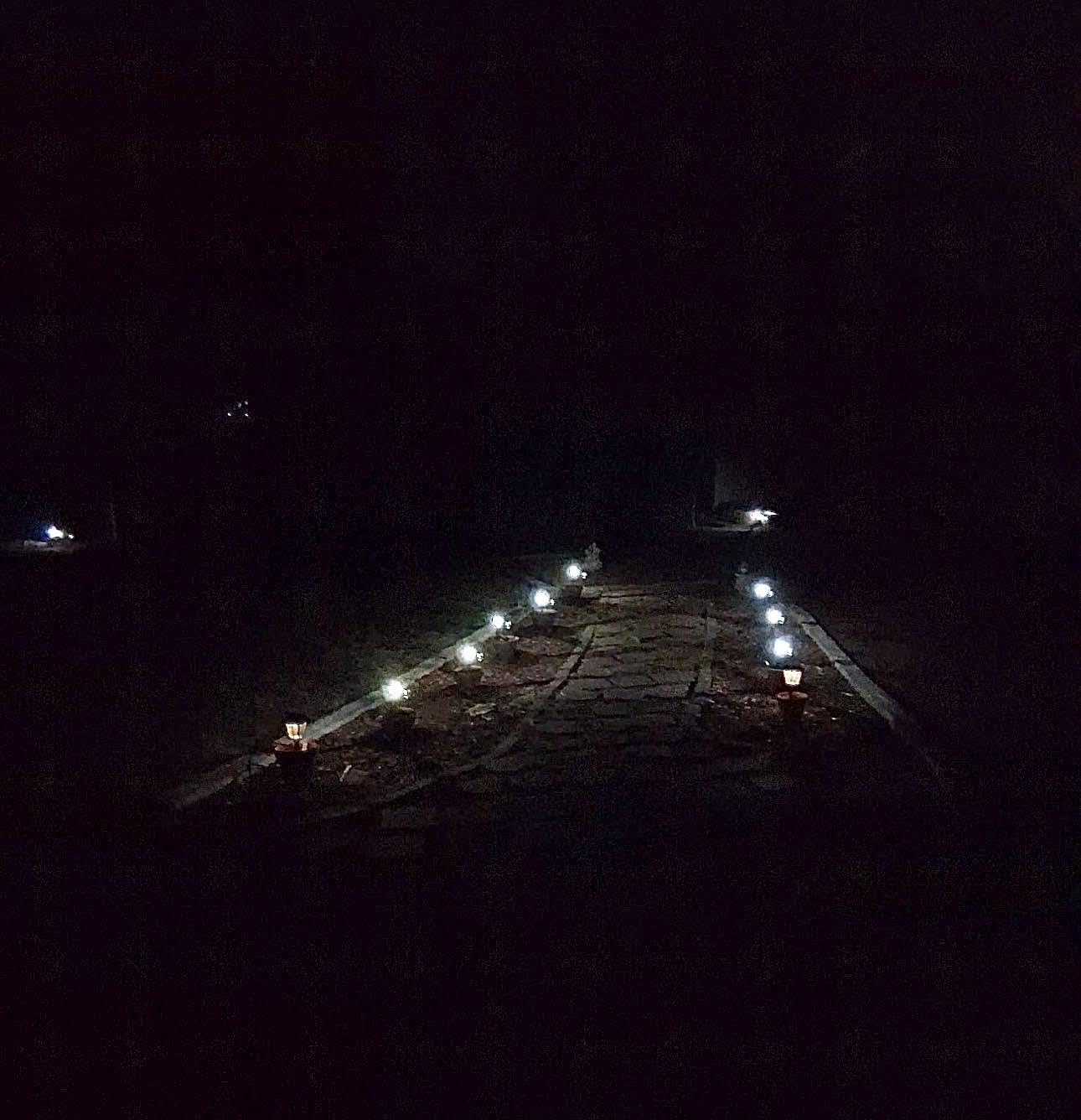Greluna Solar Pathway Lights Outdoor,12 Pack Cool White 6000K Solar Lights, customer photo 2