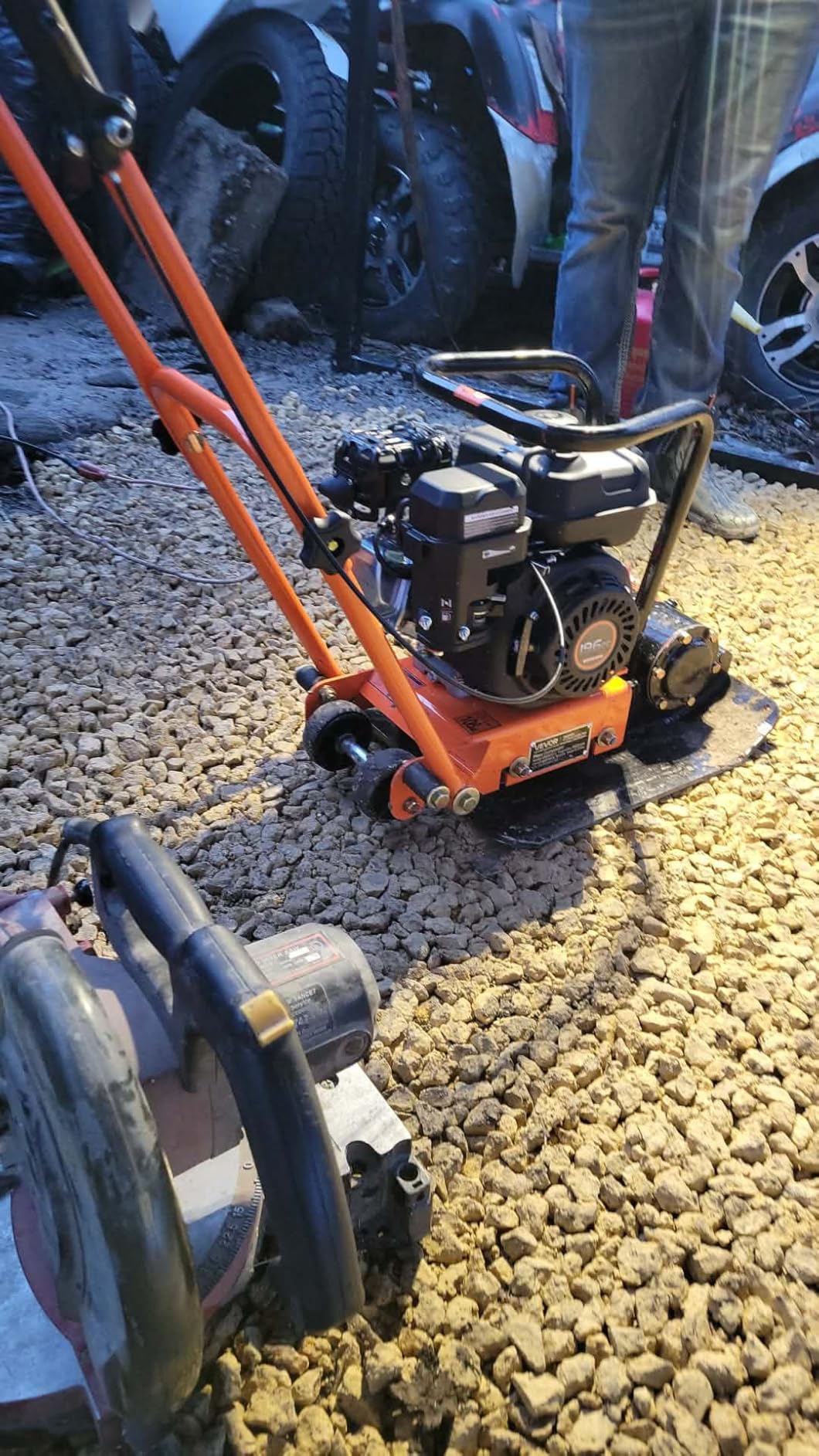 VEVOR Plate Compactor 130W Electric Ground Rammer 5kN Force 3.9in Depth customer photo 1