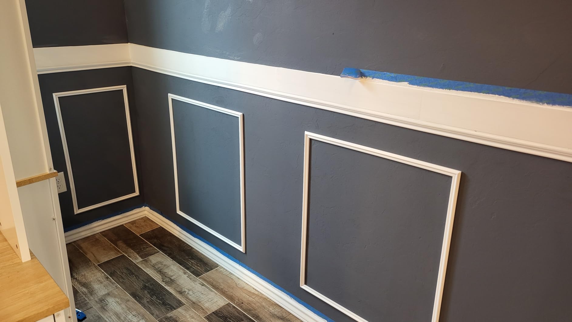 19.7ft Peel and Stick Chair Rail, 2.36 Inch, Stylish, White customer photo 1