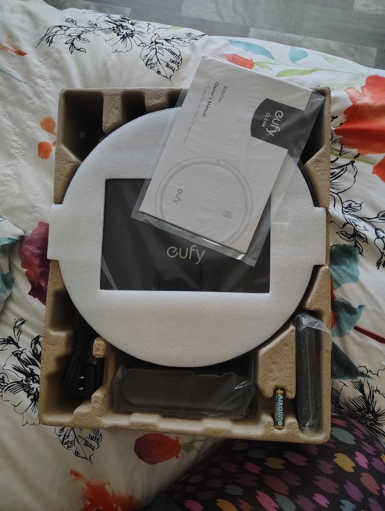 eufy C28 Robot Vacuum Cleaner and Mop Combo, 15,000 Pa, HydroJet Roller Mop customer photo 2