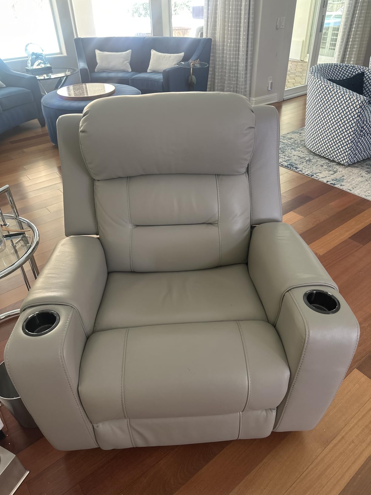 Watson & Whitely Oversized Genuine Leather Power Recliner Chair, Navy Blue - Extra-Wide Lay Flat Recliner for Big and Tall, Power Headrest, Cup Holders, Electric Reclining Sofa for Living Room customer photo 2